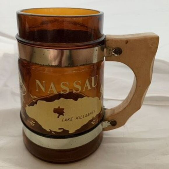Nassau Souvenir Brown Glass Mug Wooden Handle - Picture 1 of 7